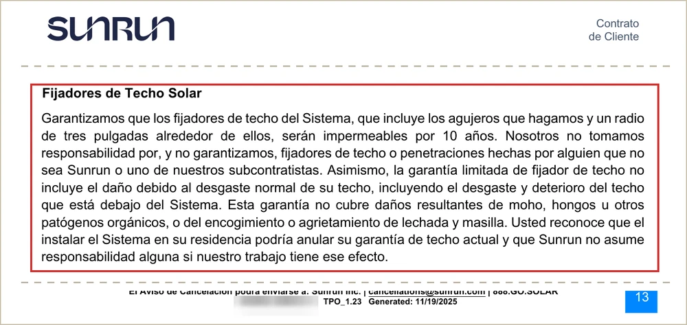 Cláusula Fijadores de Techo Solar del contrato de Sunrun: garantiza que los fijadores y los agujeros serán impermeables por 10 años, y advierte que instalar el sistema podría anular la garantía de techo existente.